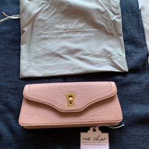 Me Chan rose clutch